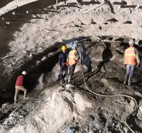 贵港拱顶带模注浆料的施工流程及注意事项